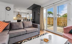 Cheerful Stays - Livingston - 4 Bedroom 3 Bath Home